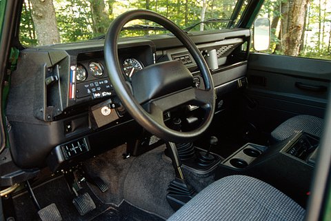 Dream Garage Land Rover Defender 90